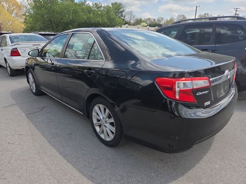 Used 2013 Toyota Camry XLE w/ Leather Pkg image 6