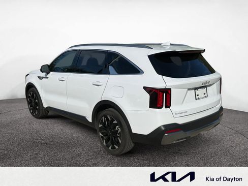 Used 2025 Kia Sorento SX image 3