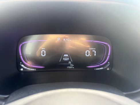 Used 2025 Kia Soul LX w/ LX Technology Package FWD image 19