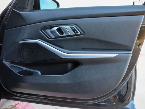 Used 2019 BMW 330i Sedan image 10
