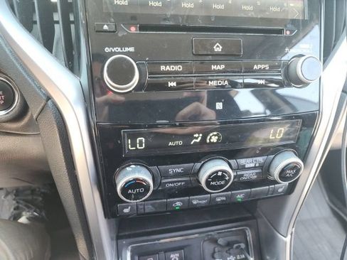 Used 2022 Subaru Ascent Premium w/ Convenience Package AWD/4WD image 12