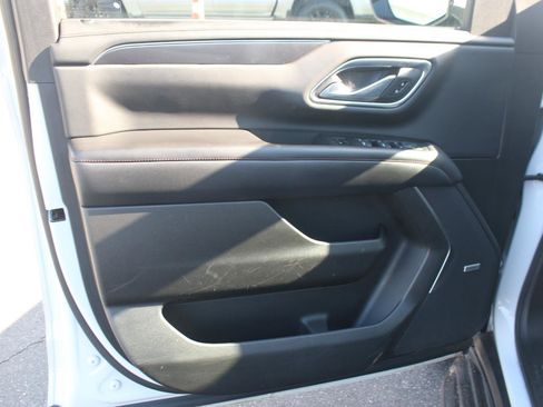 Used 2021 Chevrolet Suburban RST w/ Luxury Package image 12