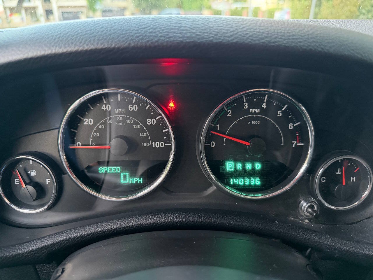 Used 2014 Jeep Wrangler Unlimited Sahara w/ Connectivity Group AWD/4WD image 28