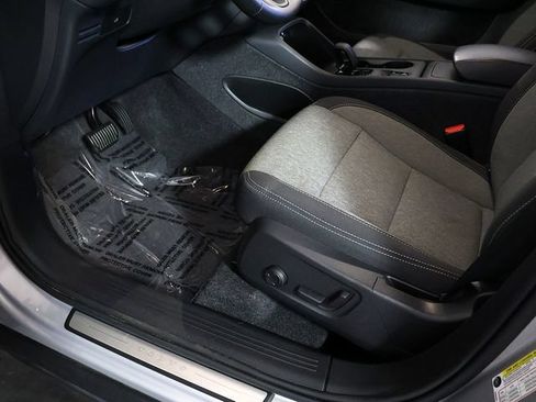 Used 2025 Volvo XC40 B5 Core AWD/4WD image 25