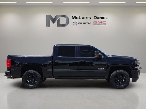 Used 2018 Chevrolet Silverado 1500 LTZ Z71 w/ LTZ Plus Package AWD/4WD image 6