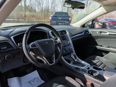 Used 2013 Ford Fusion SE image 18