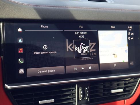 Certified 2023 Porsche Cayenne Platinum Edition image 17