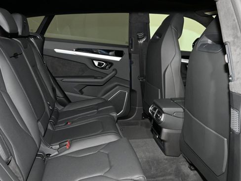 Used 2022 Lamborghini Urus image 17