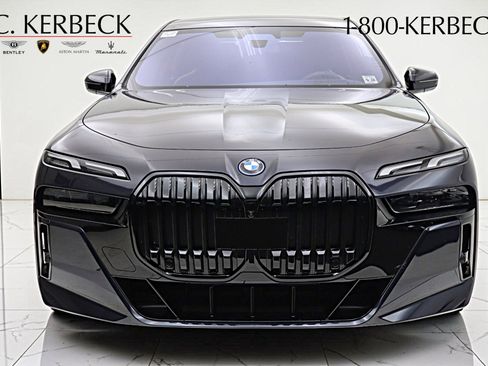 Used 2023 BMW i7 xDrive60 image 17