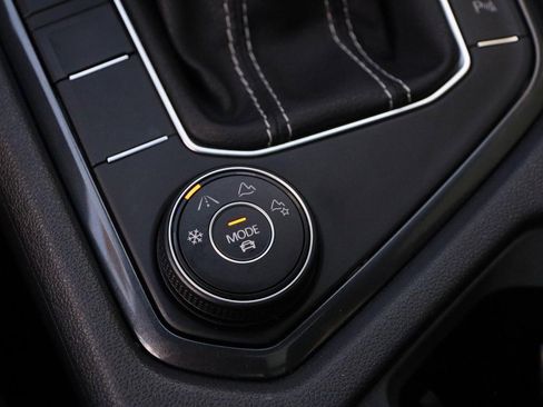 Used 2022 Volkswagen Tiguan SE R-Line image 20