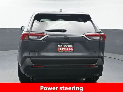 Used 2023 Toyota RAV4 LE AWD/4WD image 5