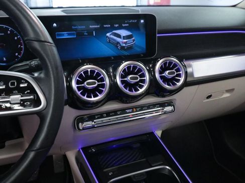 Used 2021 Mercedes-Benz GLB 250 image 21