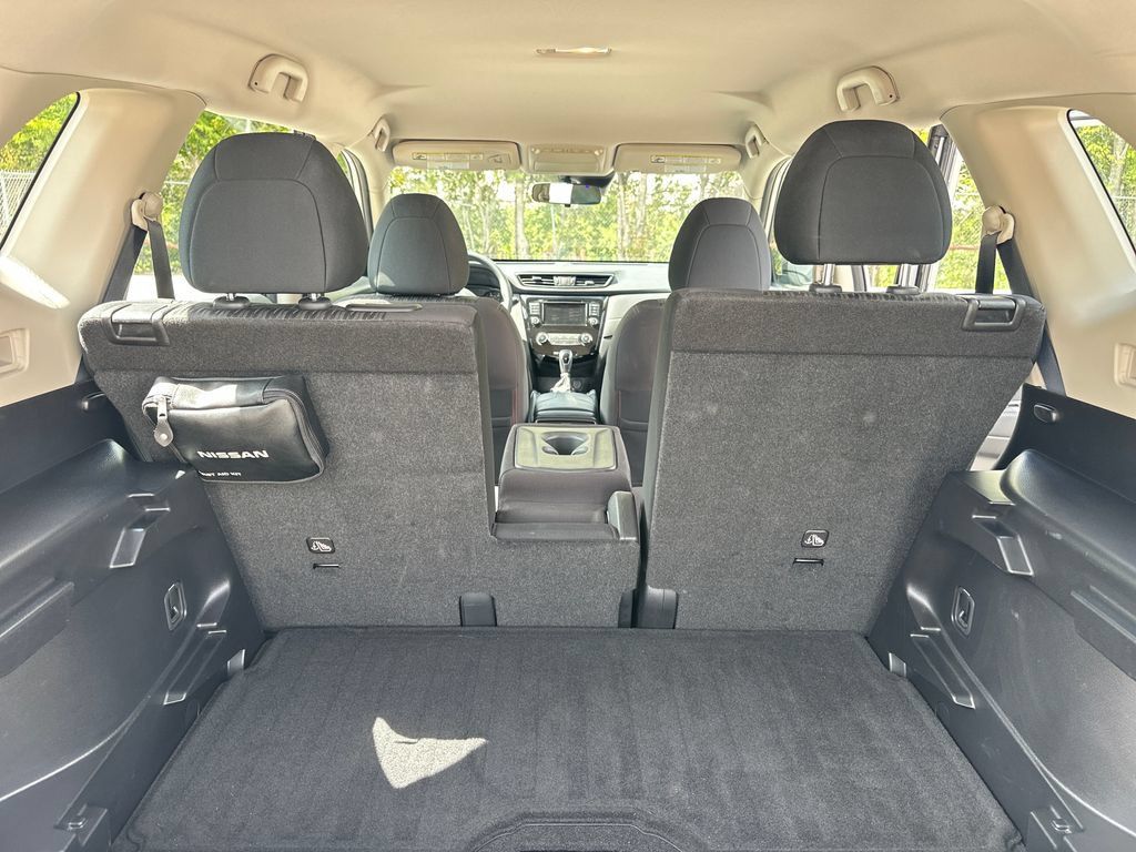 Used 2020 Nissan Rogue S FWD image 28