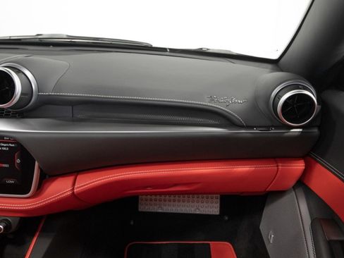 Used 2019 Ferrari Portofino image 50