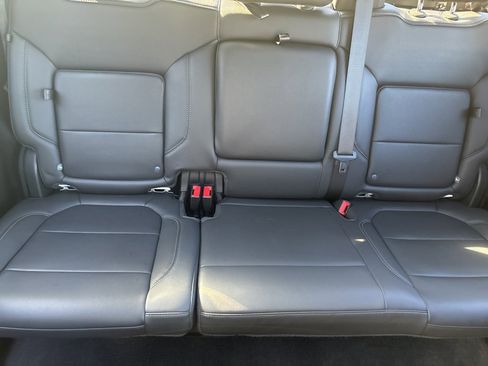 Used 2020 GMC Sierra 1500 SLT w/ SLT Premium Plus Package image 32