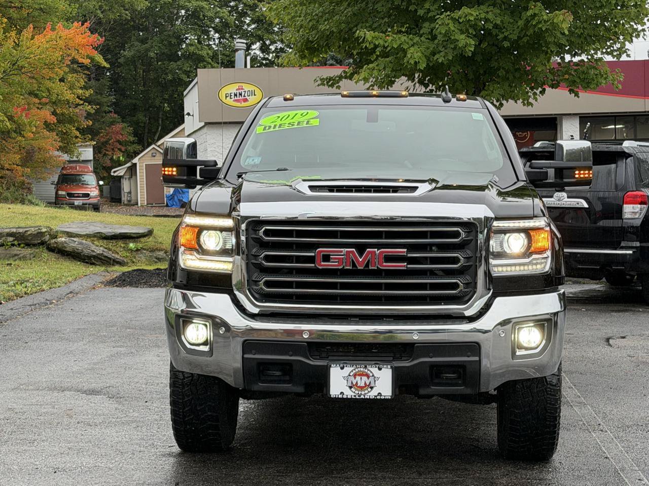 Used 2019 GMC Sierra 2500 SLT w/ Duramax Plus Package AWD/4WD image 3