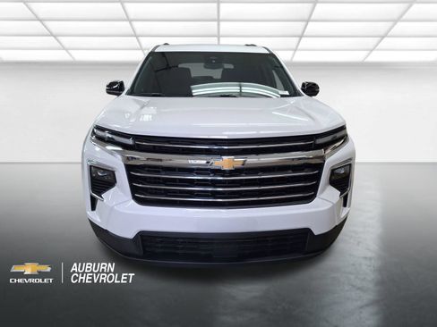 Used 2025 Chevrolet Traverse LT w/ Driver Confidence Package FWD image 8