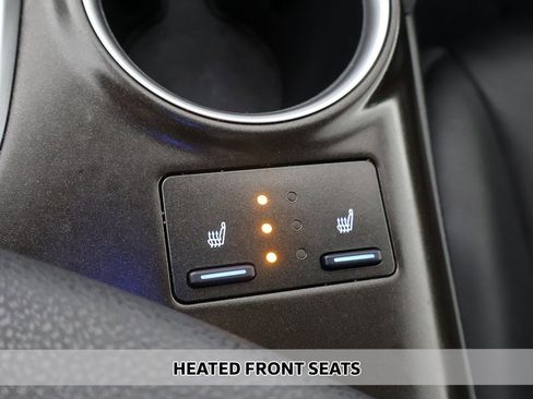 Used 2021 Toyota Camry XLE w/ Navigation Upgrade Package image 9