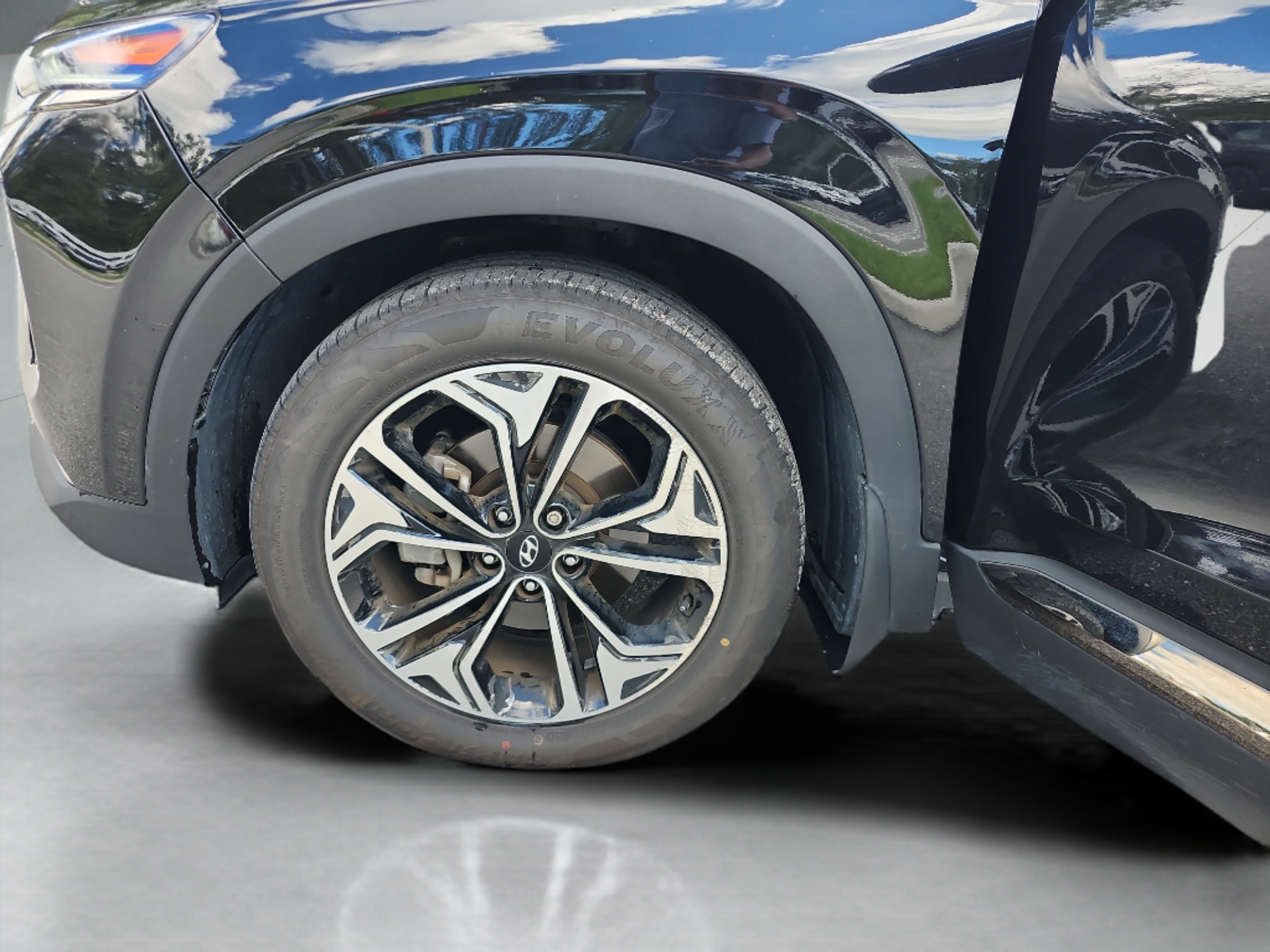 Used 2019 Hyundai Santa Fe FWD image 28