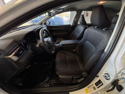 Used 2025 Toyota Camry LE image 31