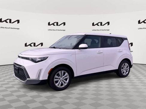 Used 2023 Kia Soul S FWD image 1