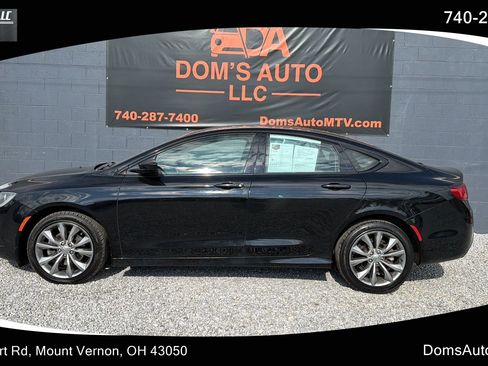 Used 2016 Chrysler 200 S image 1