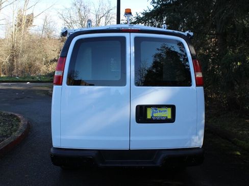 Used 2007 Chevrolet Express 1500 AWD image 8