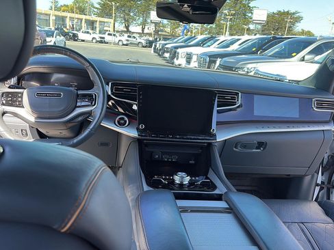 Used 2022 Jeep Grand Wagoneer Series III w/ Flexible Seating Group image 21