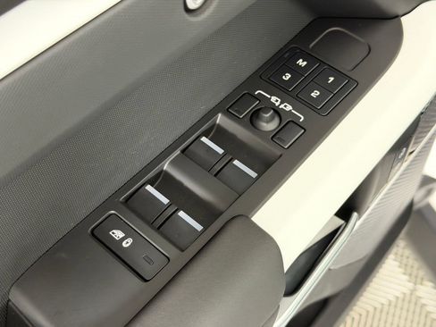 Used 2024 Land Rover Defender 110 S AWD/4WD image 27