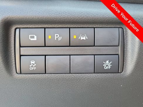 Used 2025 Nissan Versa S FWD image 17