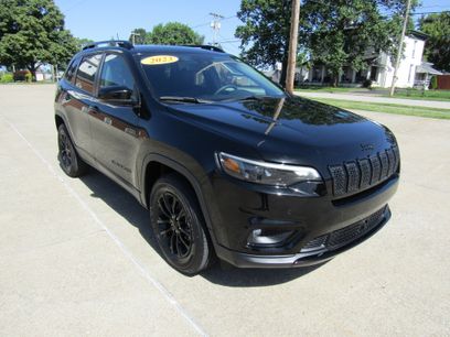 Used 2023 Jeep Cherokee Altitude Lux