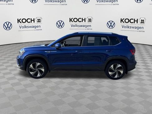 Used 2024 Volkswagen Taos SE w/ Panoramic Sunroof Package AWD/4WD image 4