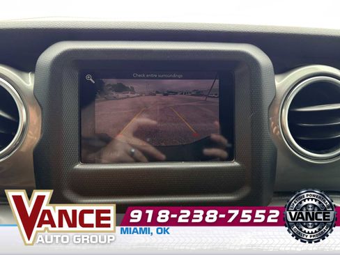 Used 2020 Jeep Gladiator Overland w/ Trailer Tow Package AWD/4WD image 27