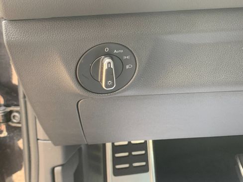 Used 2025 Volkswagen Jetta Sport FWD image 32