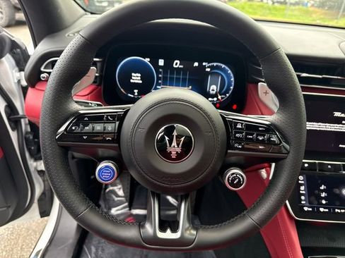 Used 2025 Maserati Grecale Modena AWD/4WD image 18