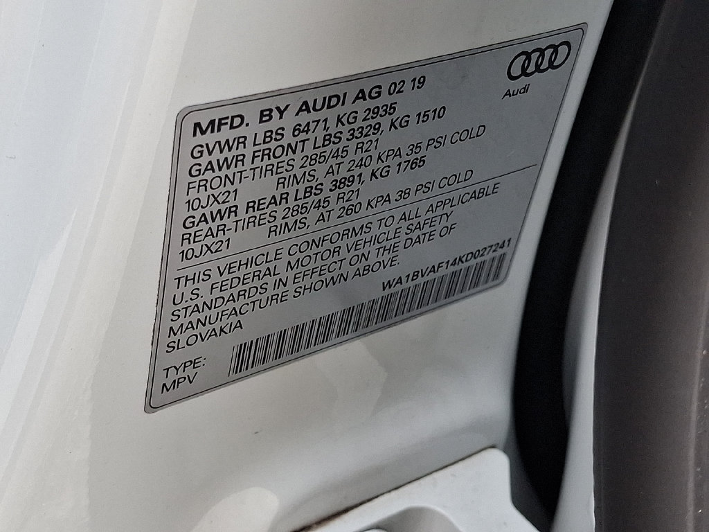 Used 2019 Audi Q8 Premium Plus w/ Premium Plus AWD/4WD image 28