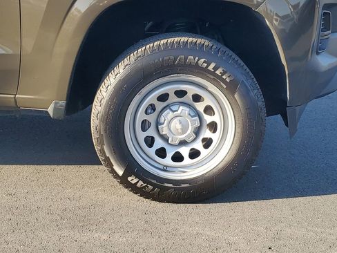 Used 2024 Chevrolet Colorado W/T image 5