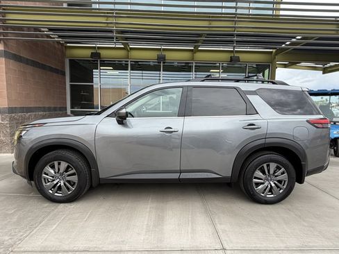 Used 2025 Nissan Pathfinder SV FWD image 7