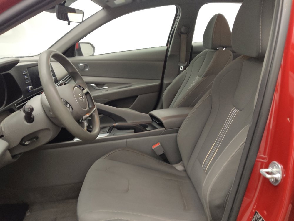 Used 2023 Hyundai Elantra SEL w/ Cargo Package FWD image 17