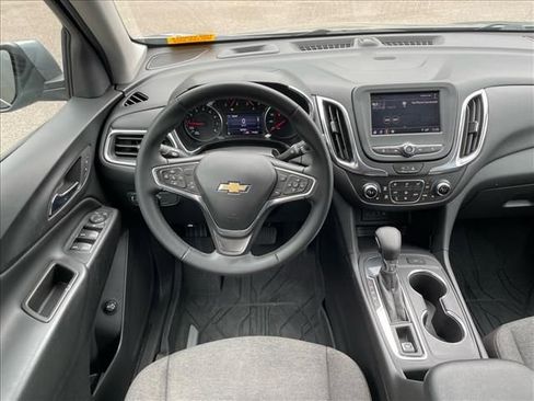 Used 2023 Chevrolet Equinox LT FWD image 3
