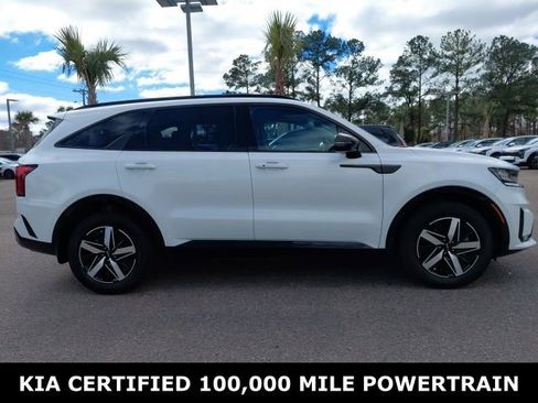 Certified 2023 Kia Sorento S FWD image 4