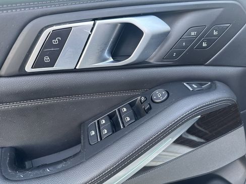 Used 2019 BMW X5 xDrive40i w/ M Sport Package image 17