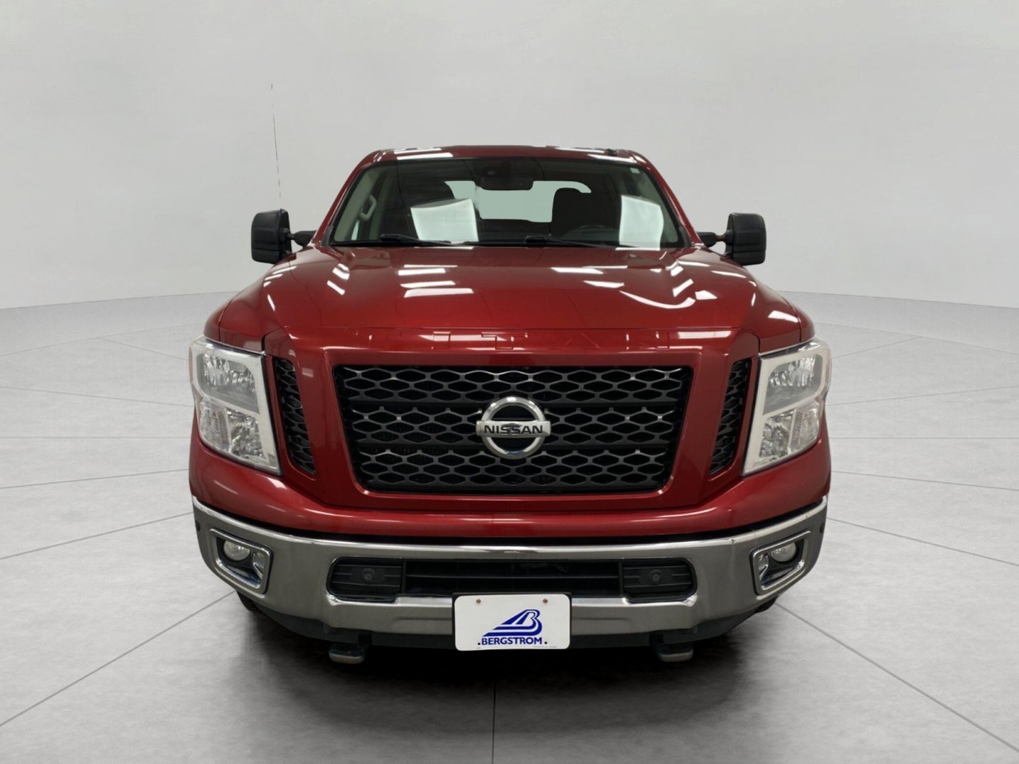 Used 2019 Nissan Titan SV AWD/4WD image 11
