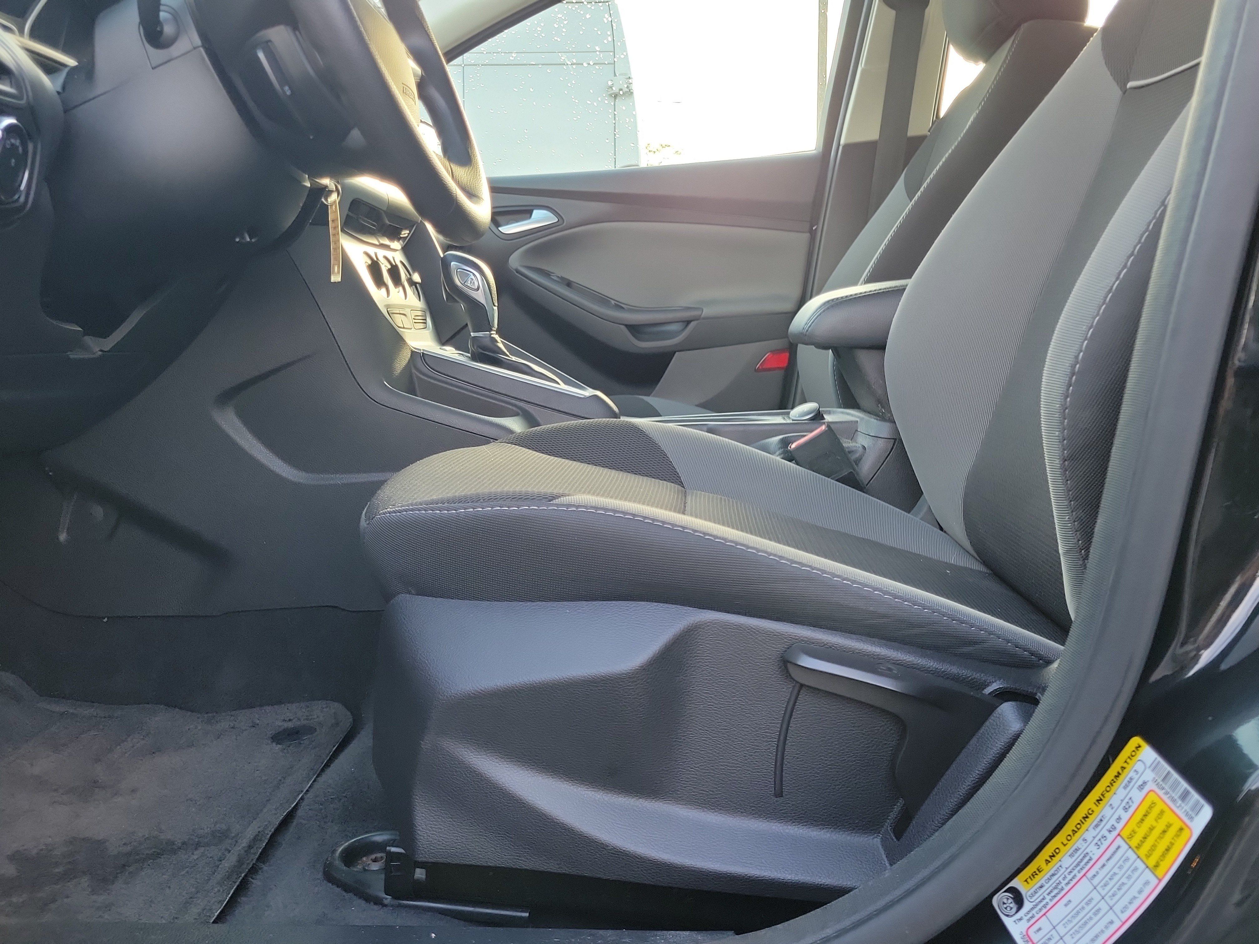 Used 2014 Ford Focus SE FWD image 16
