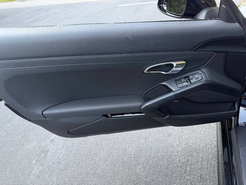 Used 2016 Porsche Cayman RWD image 17