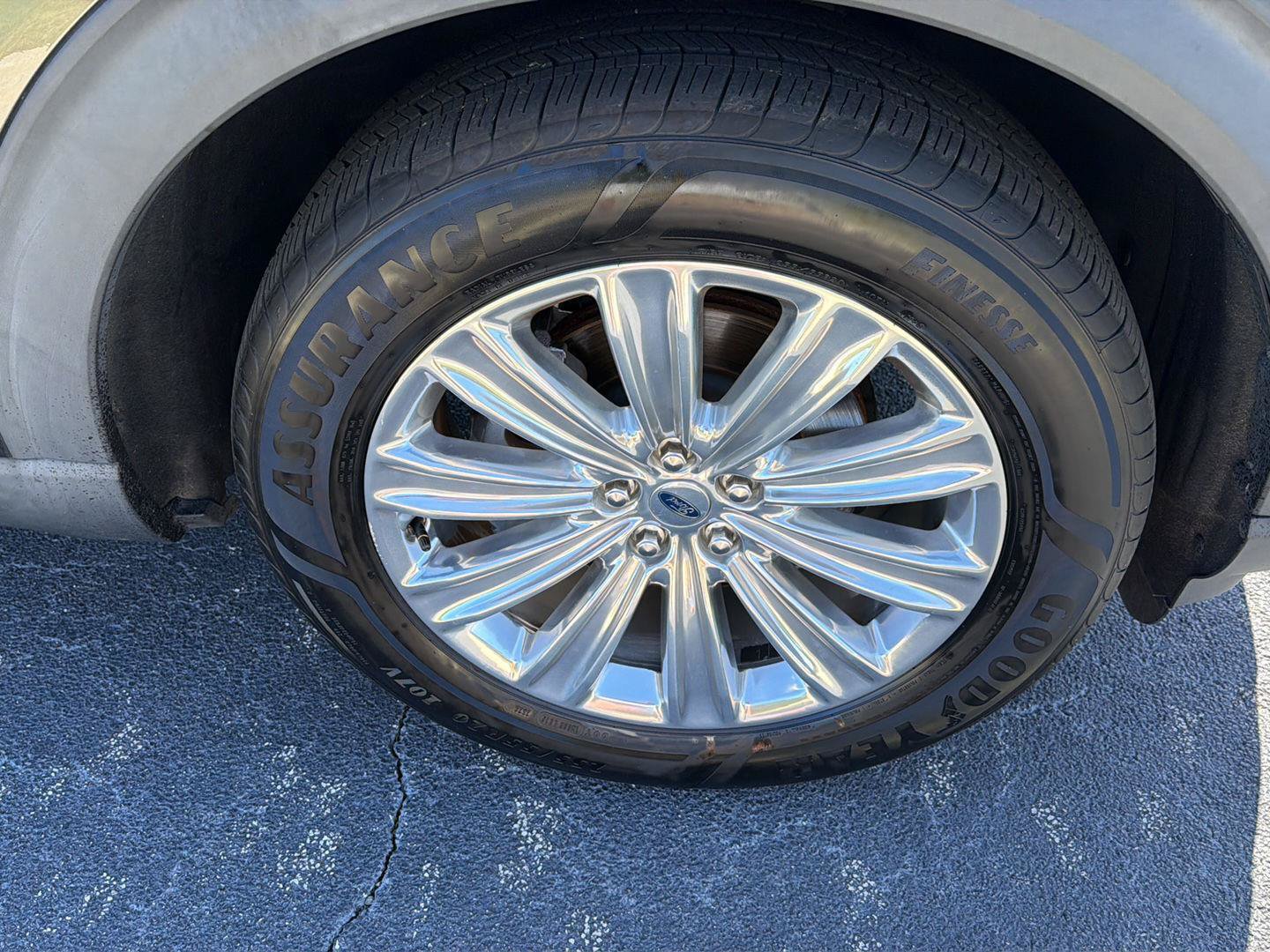 Used 2020 Ford Explorer Limited RWD image 43
