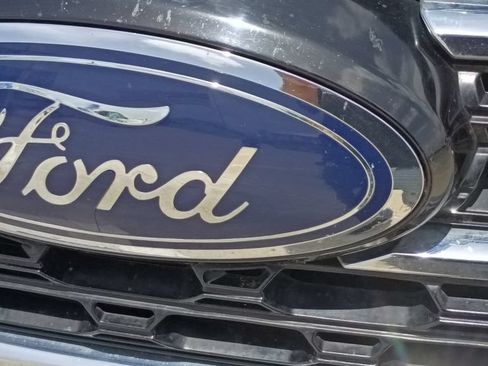 Used 2020 Ford Explorer XLT RWD image 14