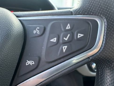 Used 2022 Chevrolet Equinox LS FWD image 8