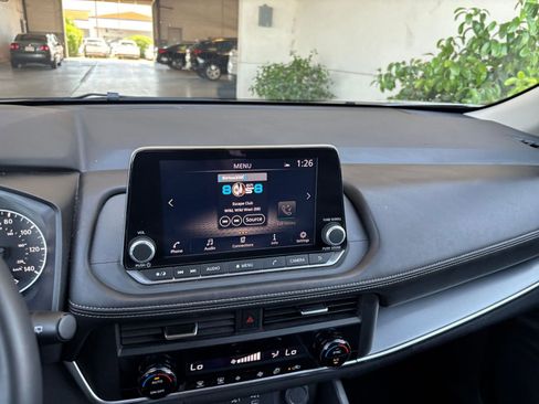 Used 2025 Nissan Rogue SV FWD image 20