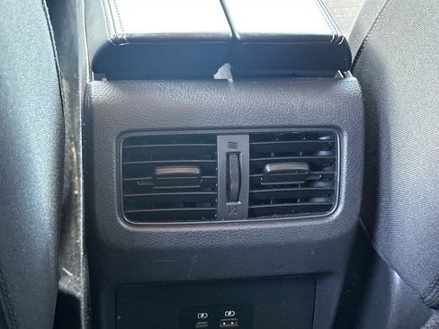 Used 2023 Nissan Rogue SV FWD image 40